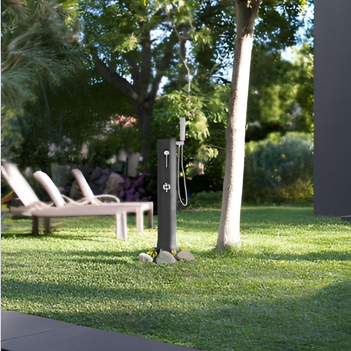 Gre Solardusche Alba Mini – Gartenansicht