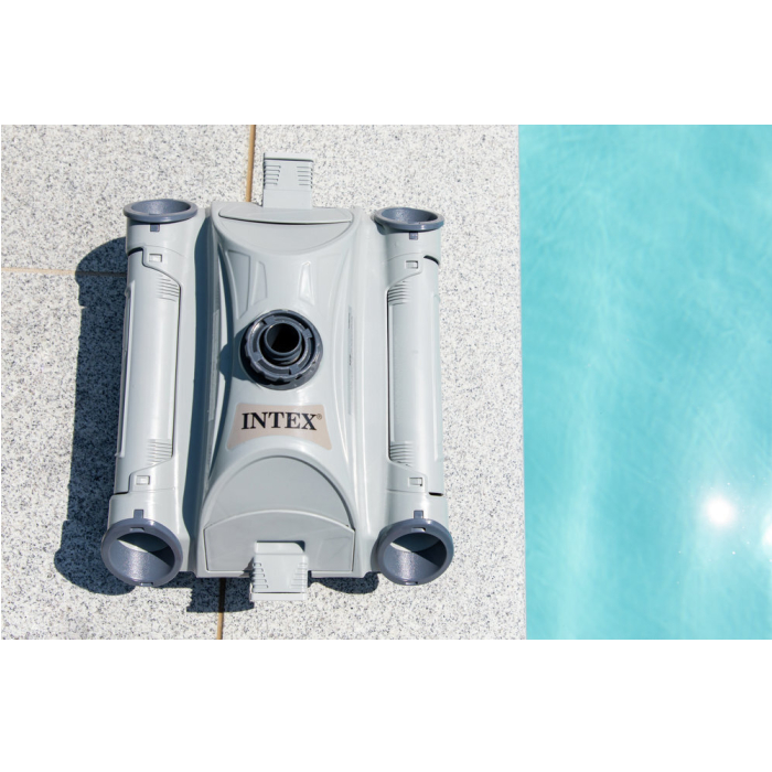 Intex Auto Pool Cleaner im Pool – Draufsicht auf den automatischen Poolreiniger