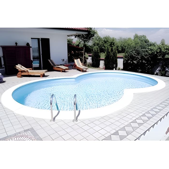 eingelassener Achtform Stahlwandpool auf der Terrasse